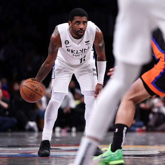 万博体育在线-末节21分手刃尼克斯！欧文连续6场30+创造队史